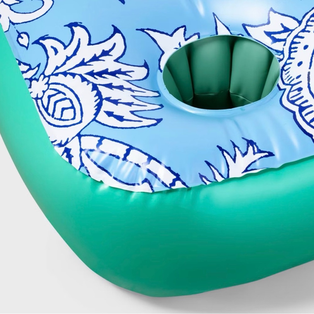 NEW! Roller Rabbit x Target Floral Vines Rectangular Snack Float Blue - Picture 4 of 4